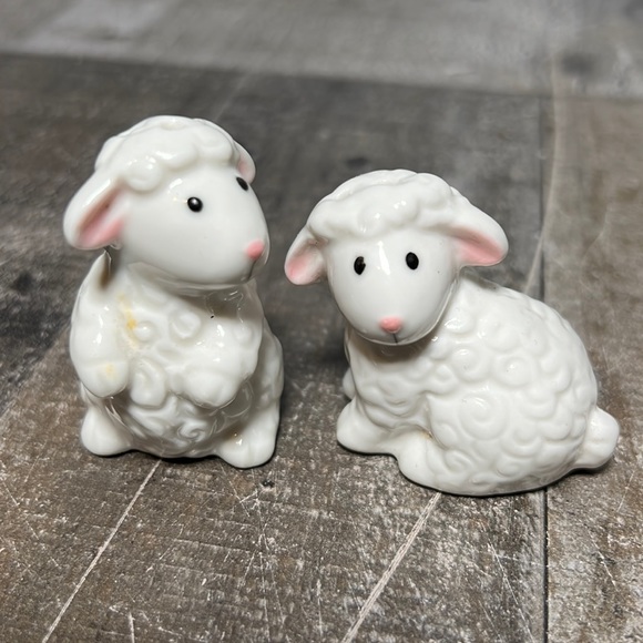Kitchen Vintage White Ceramic Lamb Salt And Pepper Shakers Poshmark